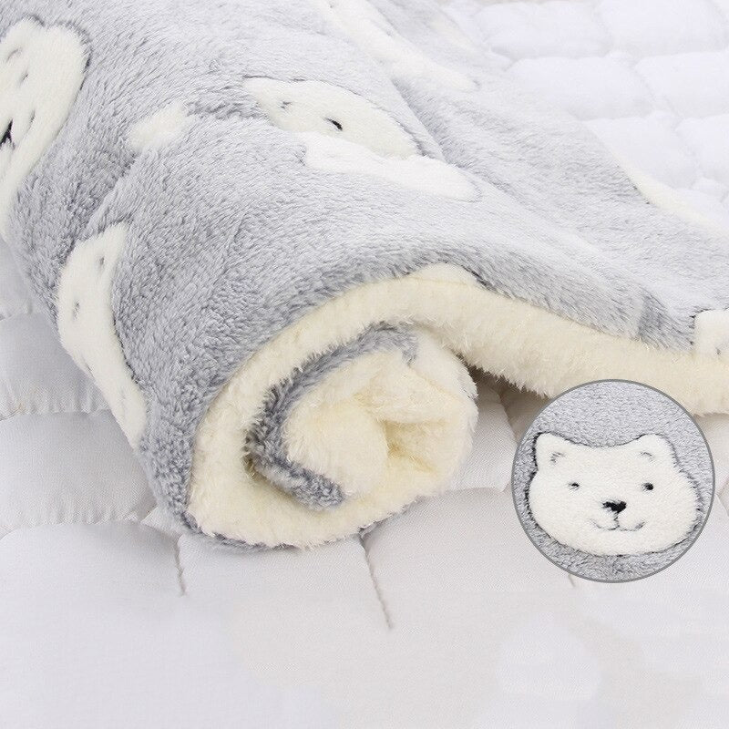 Calming Warm Dog & Cat Blanket | Ultra-Soft Coral Fleece | Anxiety Relief | Machine Washable | 3 Sizes