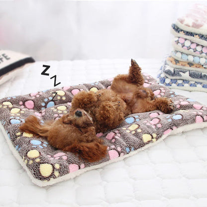 Calming Warm Dog & Cat Blanket | Ultra-Soft Coral Fleece | Anxiety Relief | Machine Washable | 3 Sizes
