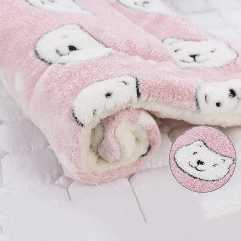 Calming Warm Dog & Cat Blanket | Ultra-Soft Coral Fleece | Anxiety Relief | Machine Washable | 3 Sizes
