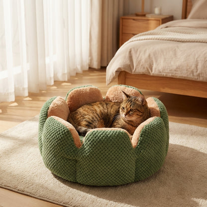 Flower-Shape Cat Bed | Coral Fleece & Polyester | Washable