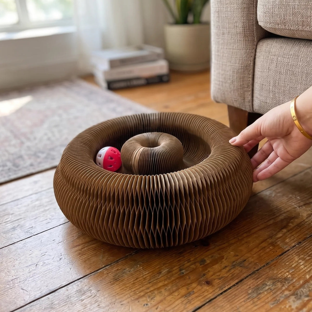 Accordion Cat Scratcher Toy with Ball | Corrugated Cardboard Ring